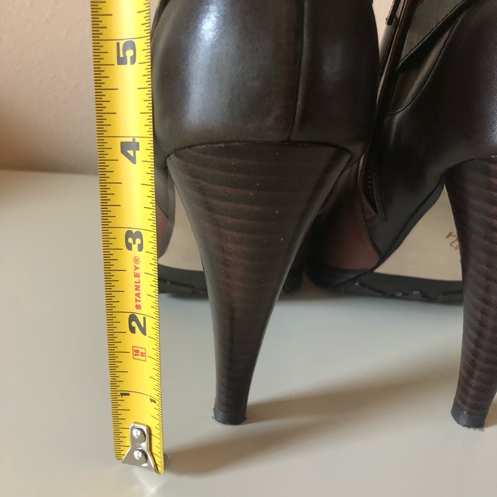 Cole Haan 2-tone leather heels Sz 10b - Picture 8 of 8